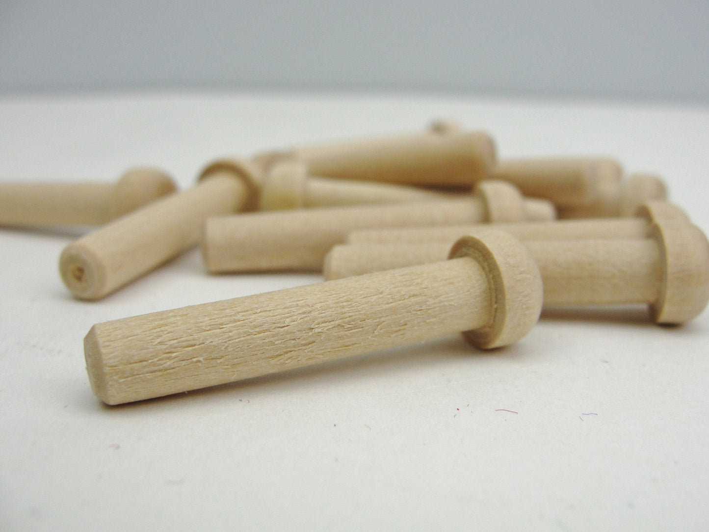 Private listing axle pegs