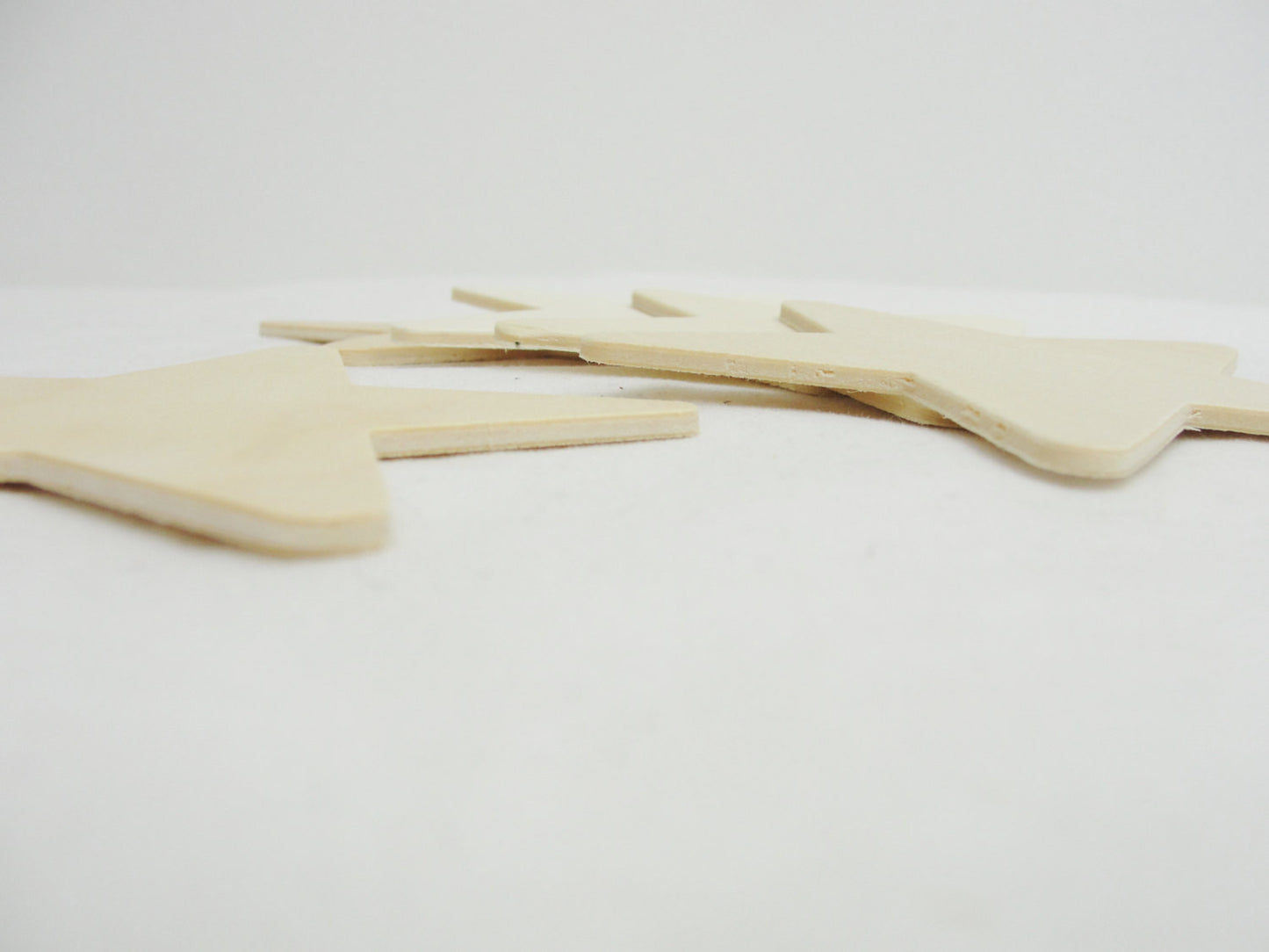 Traditional 4 inch (4") wooden stars 1/8" thick set of 5 - Wood parts - Craft Supply House
