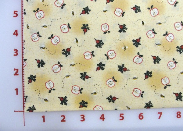 Leslie Beck apple fabric Heartland yardage - Fabric - Craft Supply House