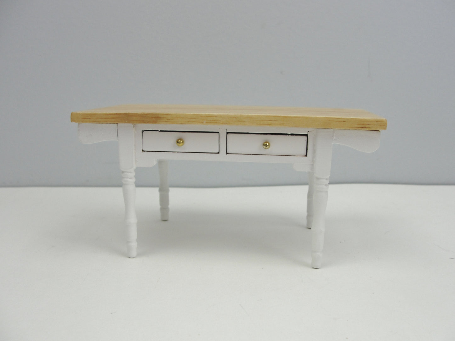 Dollhouse miniature Vermont Table