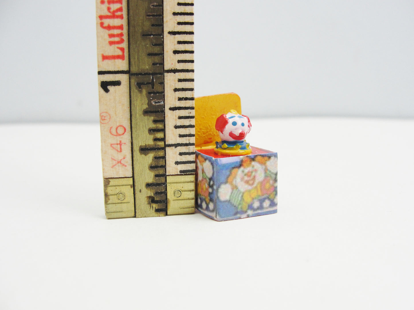 Dollhouse miniature toys