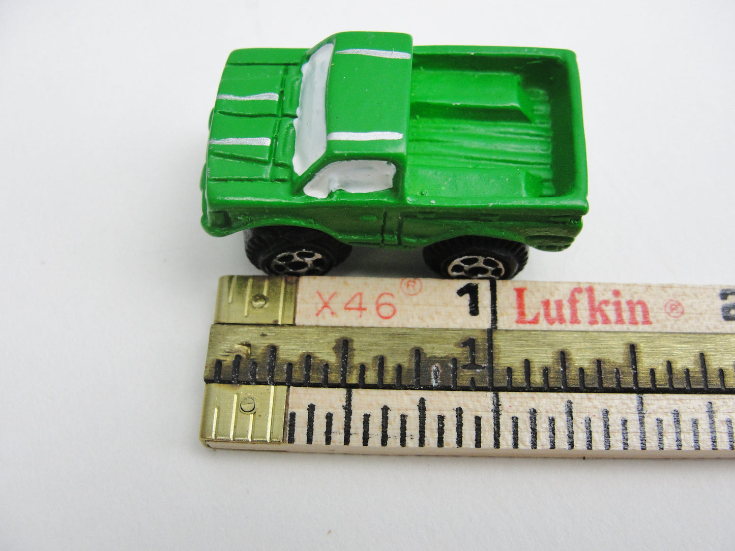 Dollhouse miniature toys