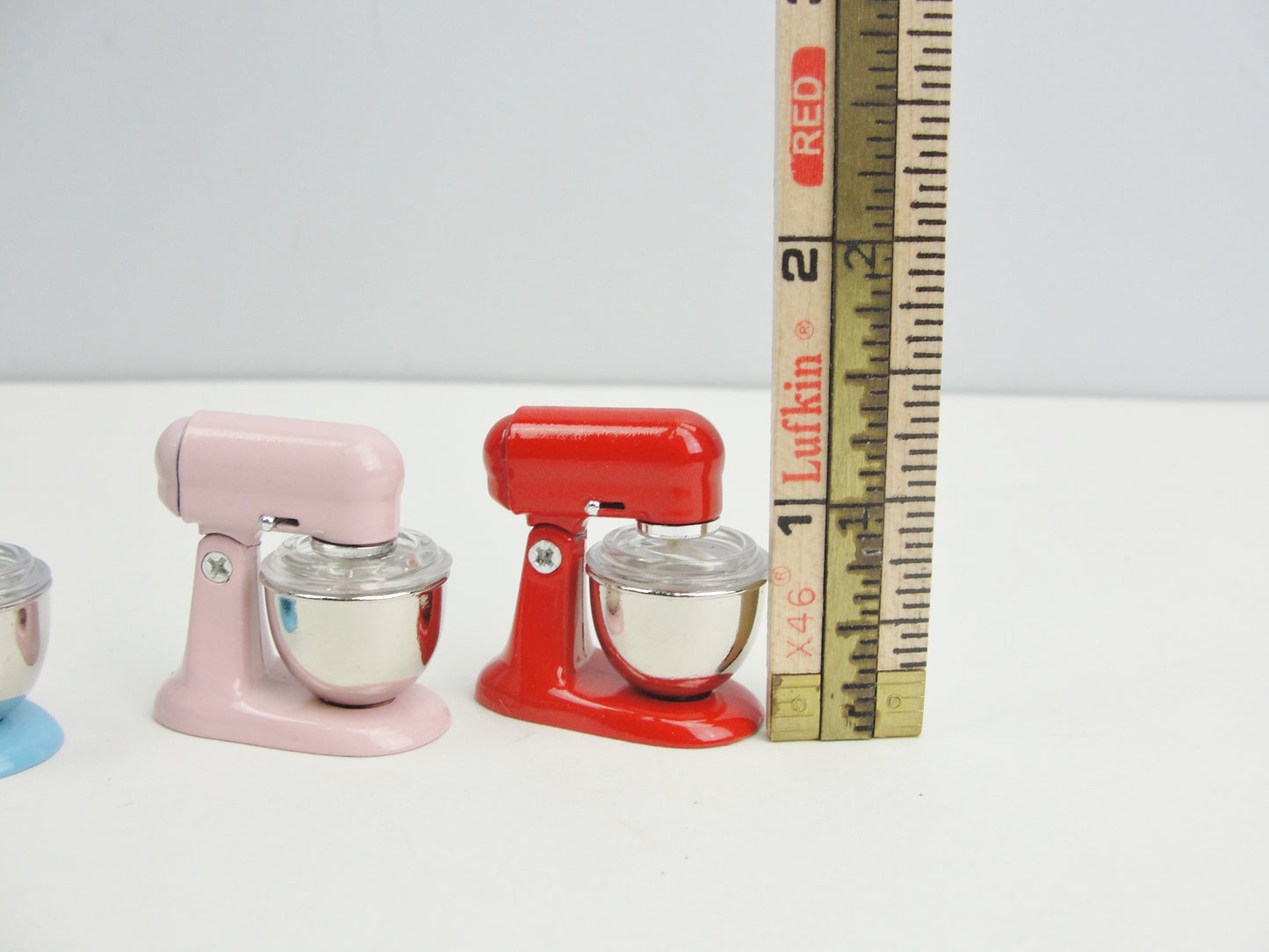 Dollhouse miniature mixer