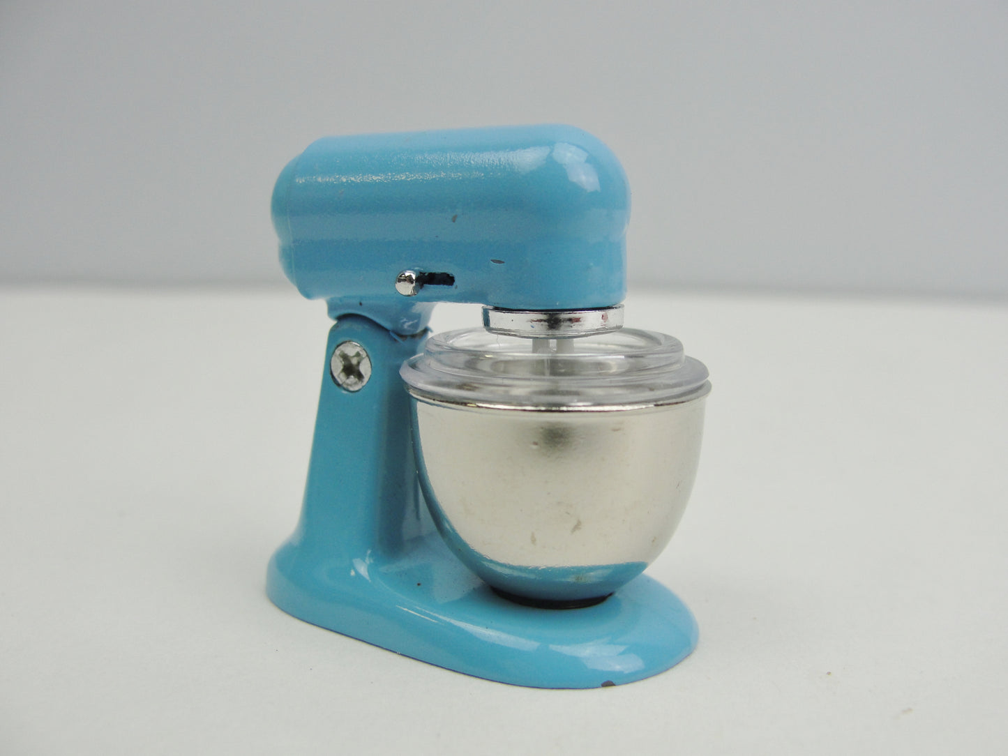 Dollhouse miniature mixer