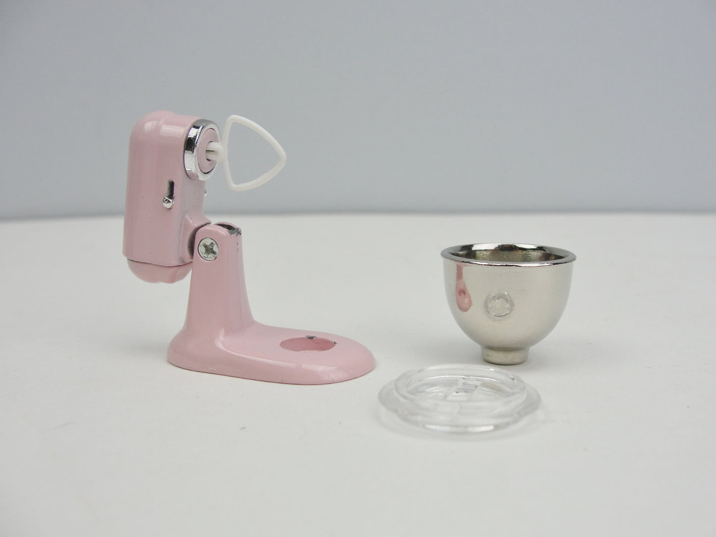 Dollhouse miniature mixer