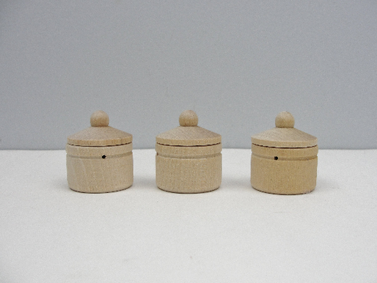 Wooden miniature kettles with lid