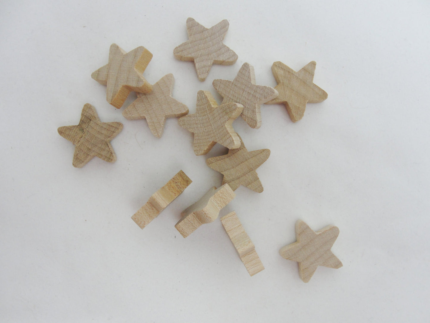 Traditional wooden star 3/4 inch (3/4", .75") set of 12 - Wood parts - Craft Supply House