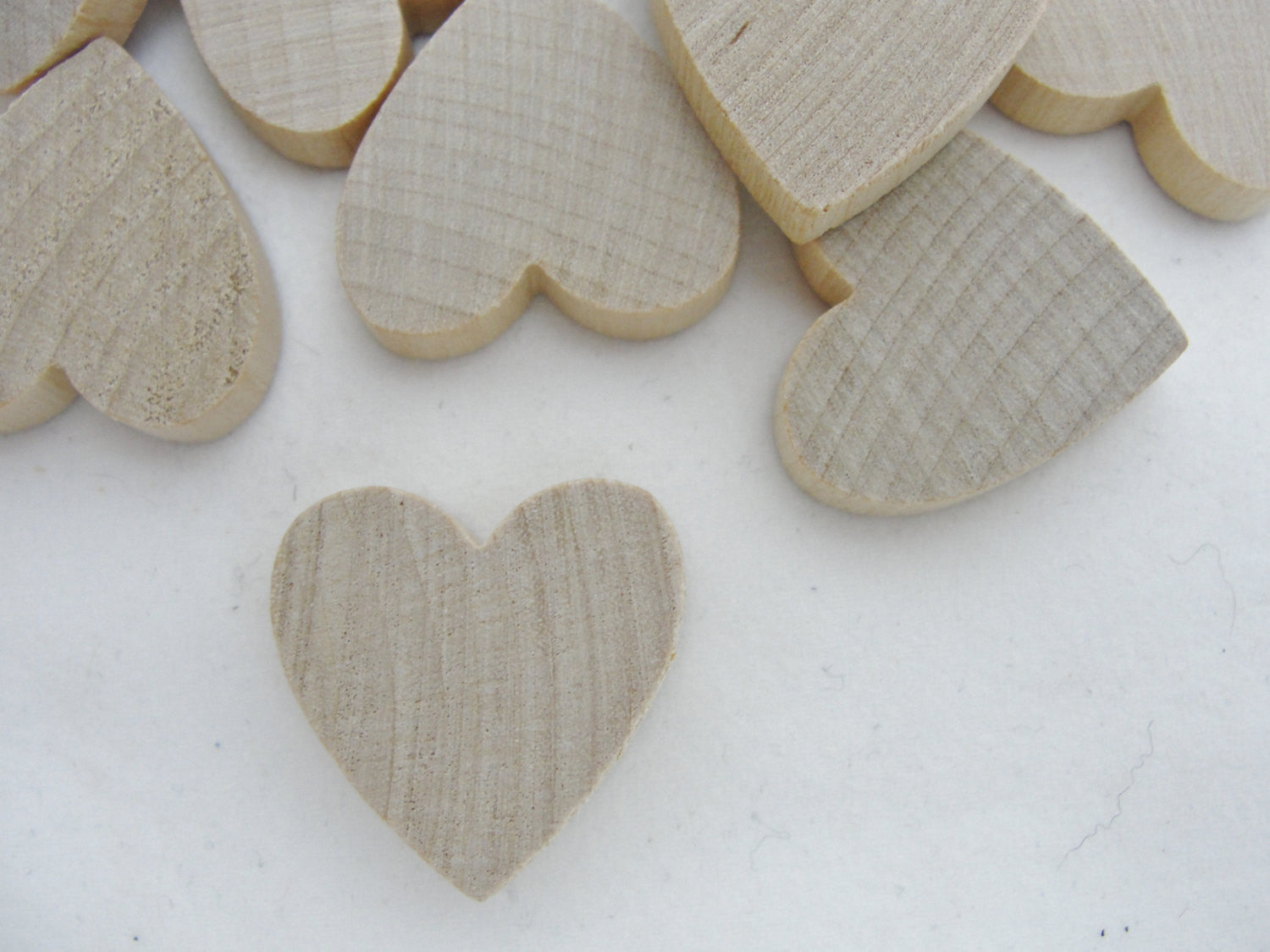 Wooden hearts 1 inch (1) wide, 1/4 thick – Craft Supply House